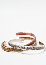 Load image into Gallery viewer, Oxidized Copper Cuff